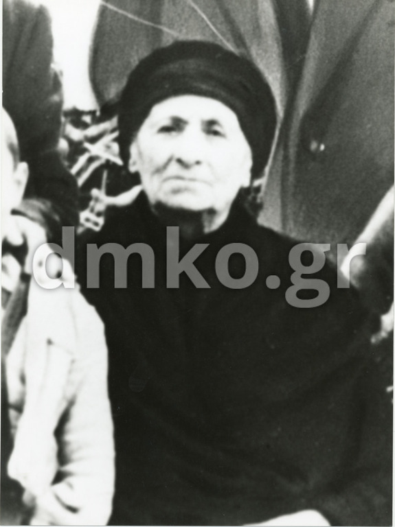 Η Γαρυφαλιά Σωτηροπούλου, μητέρα του εκτελεσθέντα Αλεξίου Σωτηρόπουλου.