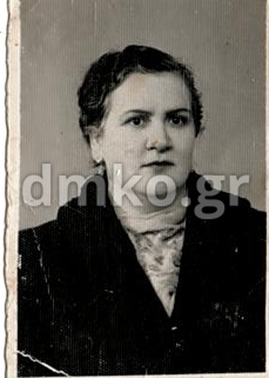Η Μαρία Τσεκούρα, κόρη του εκτελεσθέντος Κωνσταντίνου Τσεκούρα.