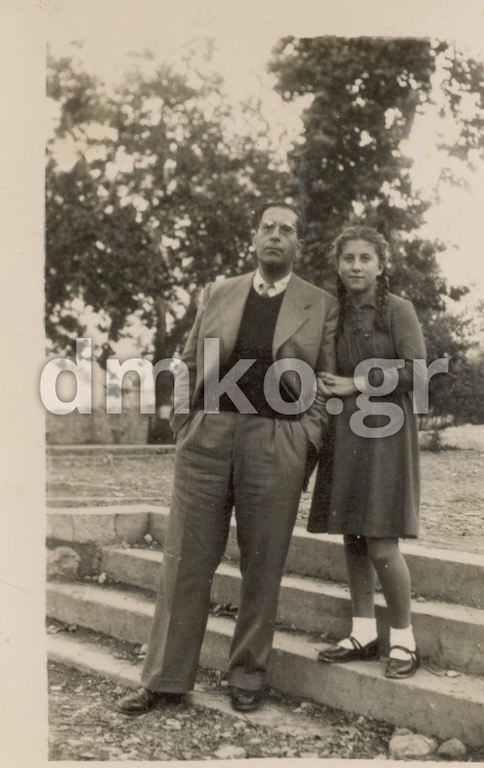 Ο διασωθείς Γεώργιος Γεωργαντόπουλος ή Γεωργαντάς με την κόρη του Μαρία.