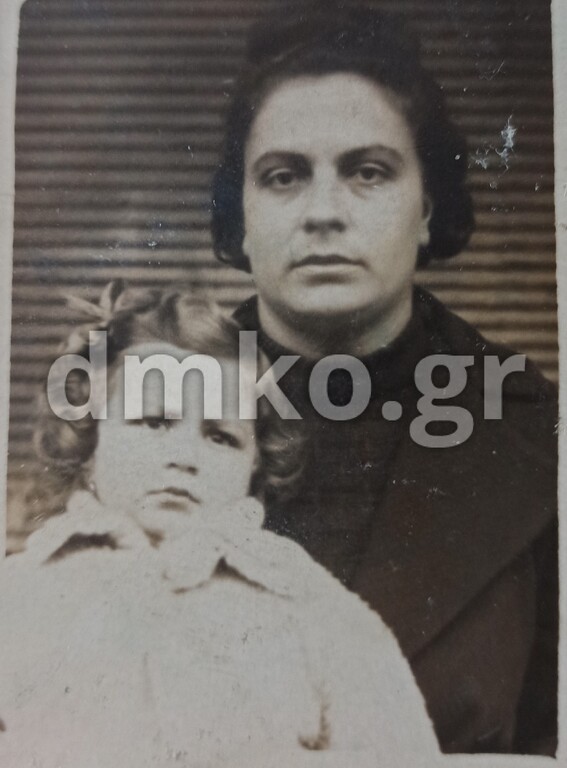 Η Αγγελική Κωστοπούλου - Γερολυμάτου με την κόρη της Νίκη Κωστοπούλου.