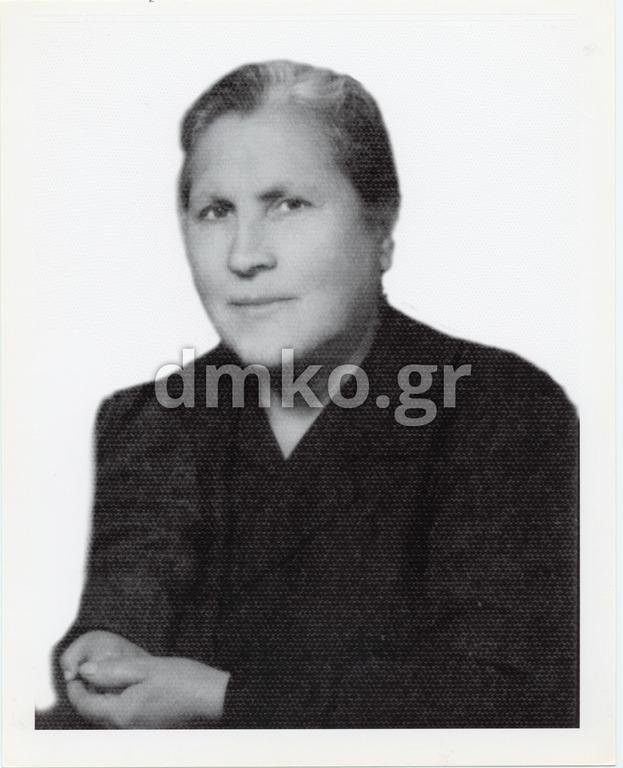 Η χήρα Ελένη Κολλιοπούλου, σύζυγος του εκτελεσθέντα Κωνσταντίνου Κολλιόπουλου και μητέρα των εκτελεσθέντων παιδιών της Παναγιώτη και Σπήλιου.