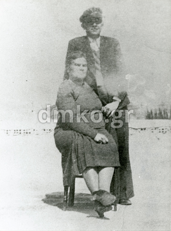 Η χήρα Ξακουστή Κατσίνη, σύζυγος του εκτελεσθέντος Αναστασίου Κατσίνη και μητέρα του εκτελεσθέντος Σωτηρίου Κατσίνη.